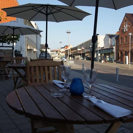 Hotel Radhuskroen Frederikssund Exteriör bild