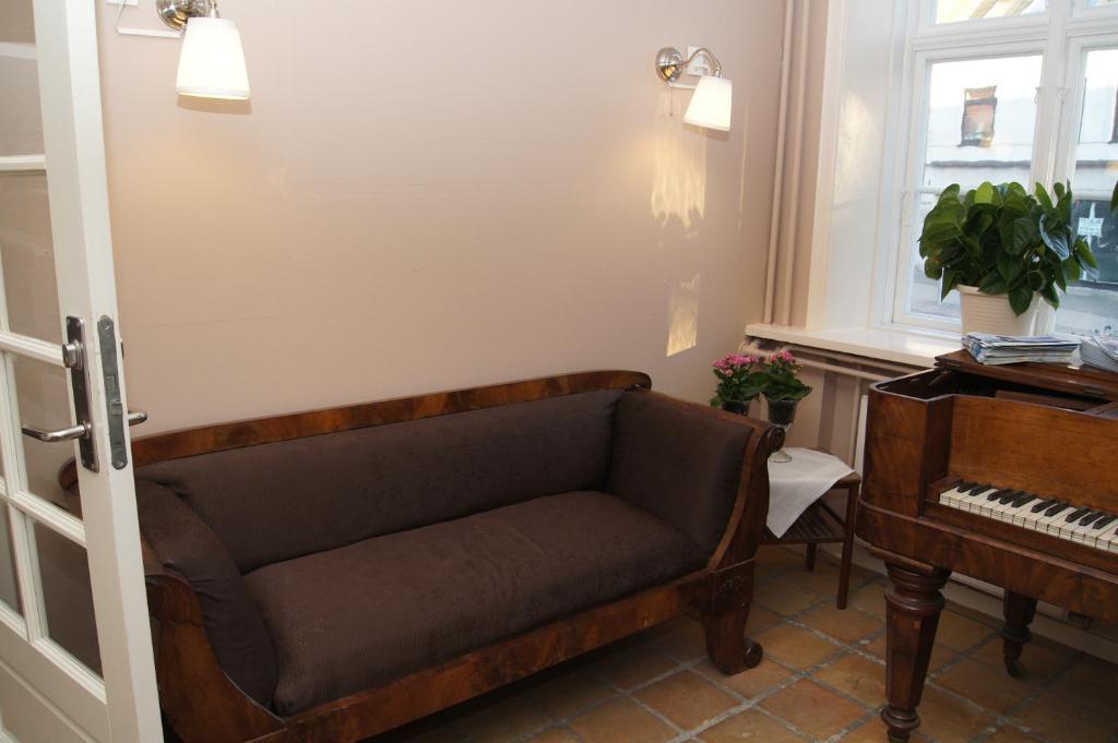 Hotel Radhuskroen Frederikssund Exteriör bild